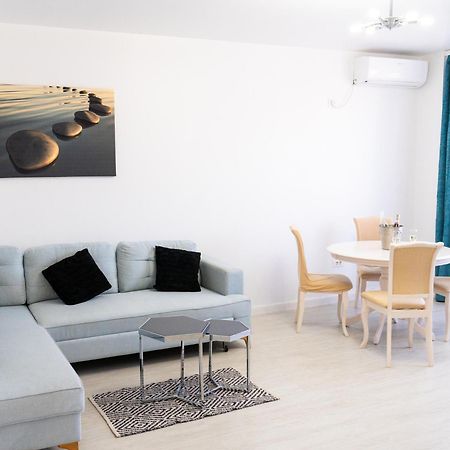 Alexis Spacious Classic Apartment Mamaia Eksteriør billede
